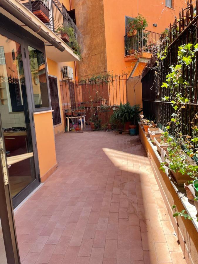 Colosseum Apartment With Big Terrace Rome Buitenkant foto