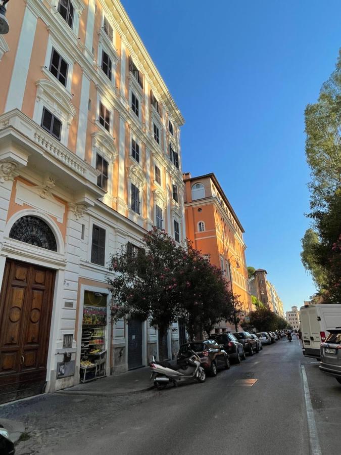 Colosseum Apartment With Big Terrace Rome Buitenkant foto