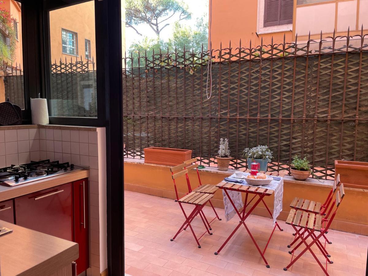 Colosseum Apartment With Big Terrace Rome Buitenkant foto