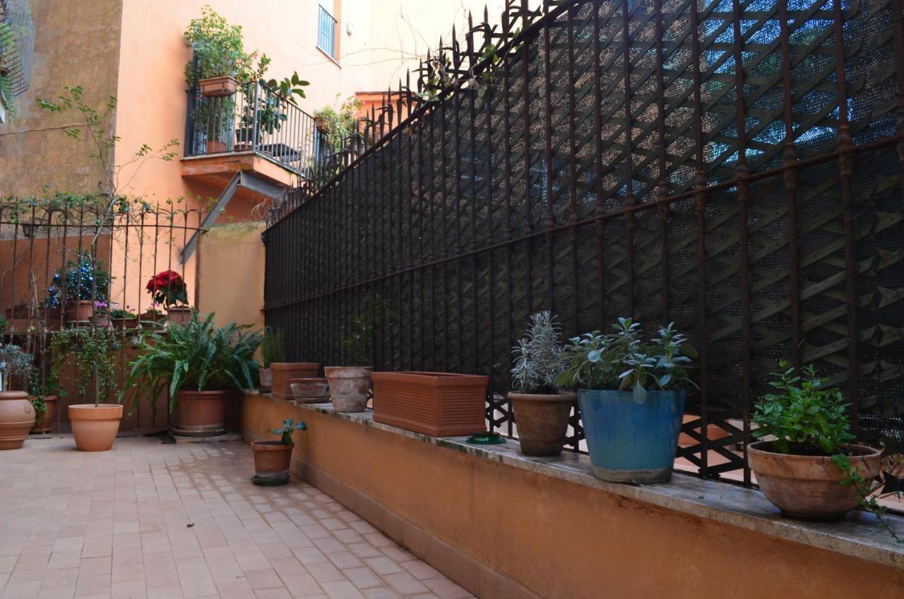 Colosseum Apartment With Big Terrace Rome Buitenkant foto